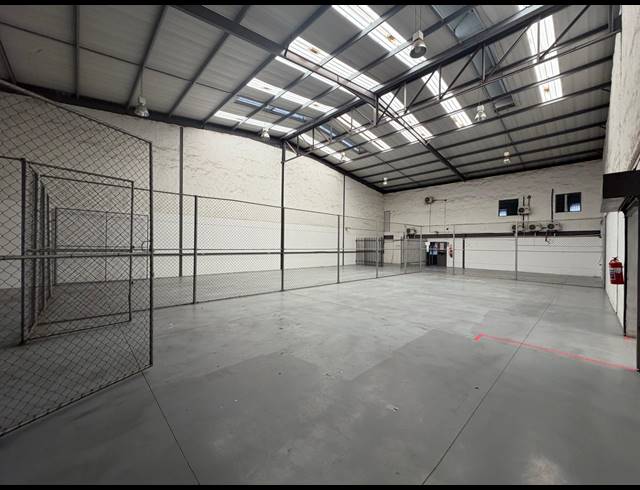 1,334M² WAREHOUSE TO LET IN HALFWAY HOUSE